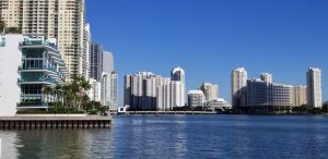Prefeito de Miami impõe toque de recolher para os moradores 1