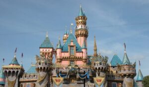 Disneyland California fechada até o fim de março > Entenda o motivo 1