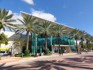 The Crosslands: um centro de compras novo e com lojas muito boas