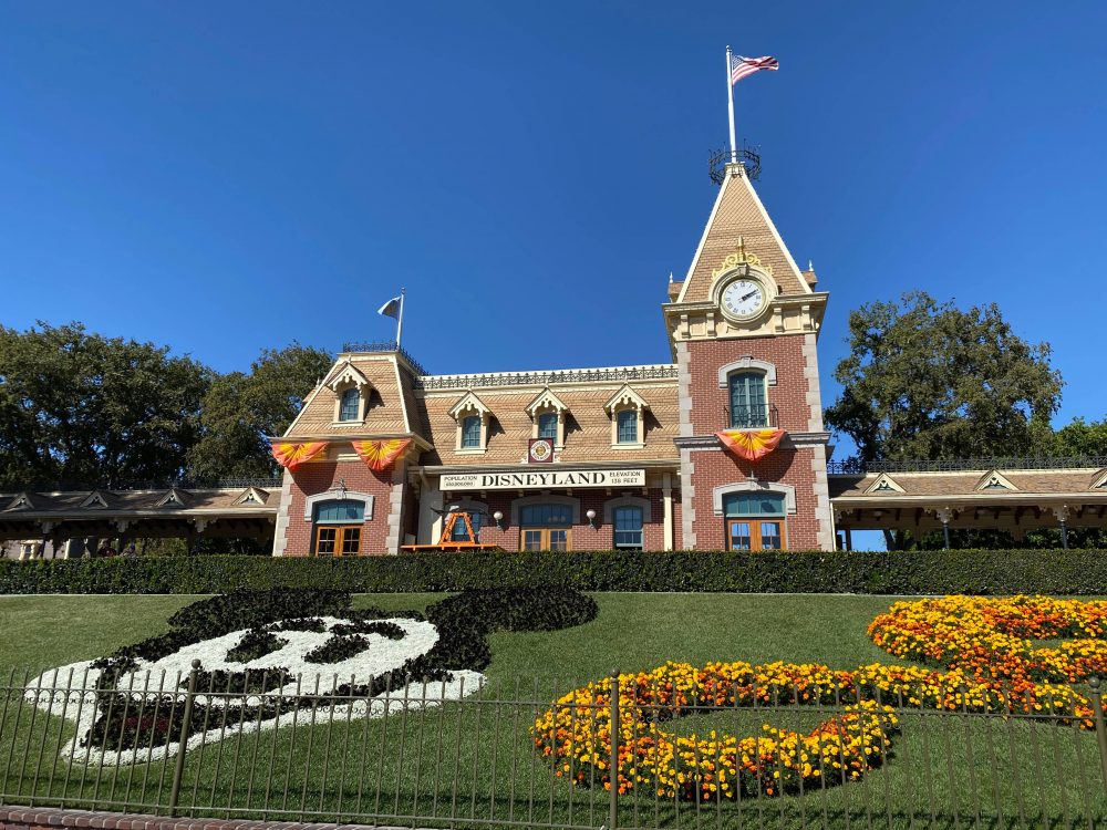 Disneyland cancela reservas até o dia 22 de agosto