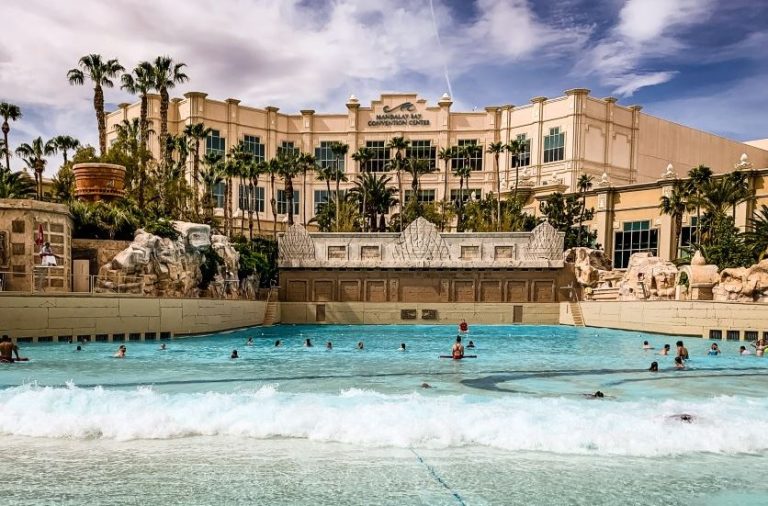 Piscinas podem ser fechadas em Las Vegas casos os casos de coronavírus aumente