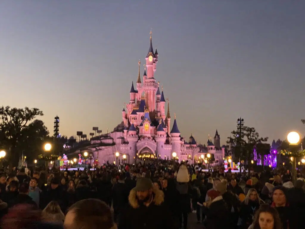 Disneyland Paris adota Health Pass