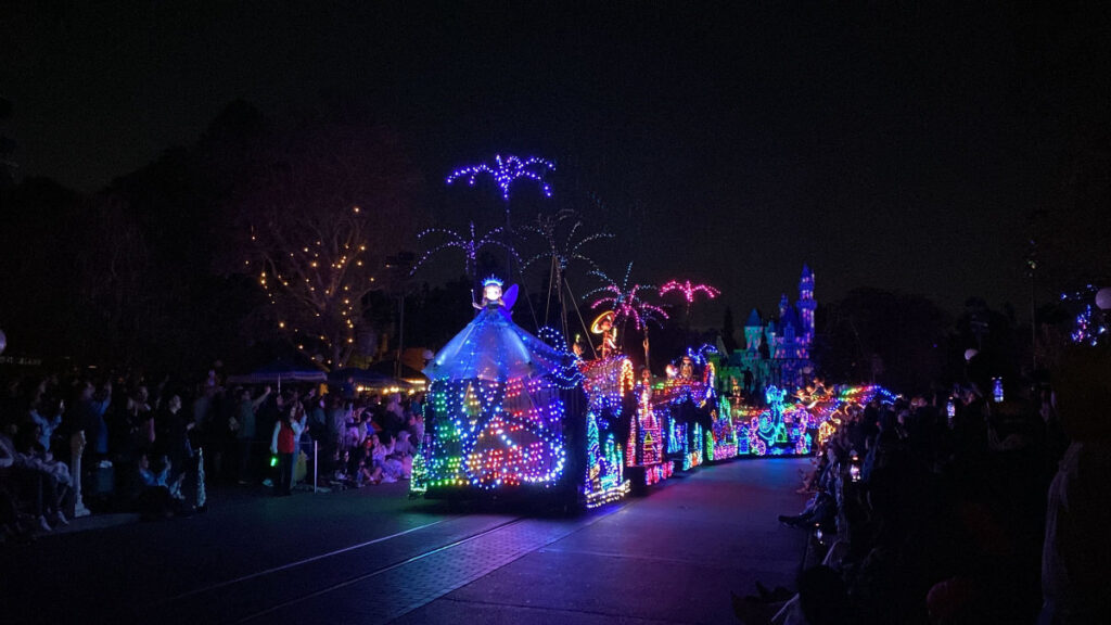 Disneyland retorna com “Main Street Electrical Parade” e “Disneyland Forever” 1