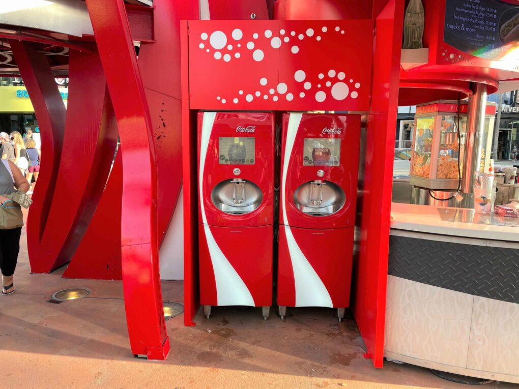 Como funciona o refil de refrigerante na Disney e outros parques de Orlando? 4