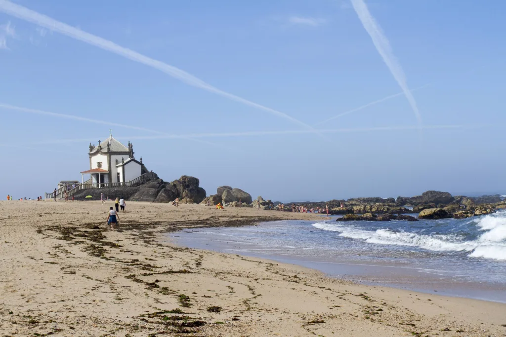 Melhores praias de Portugal: destinos incríveis para conhecer nas suas férias 9