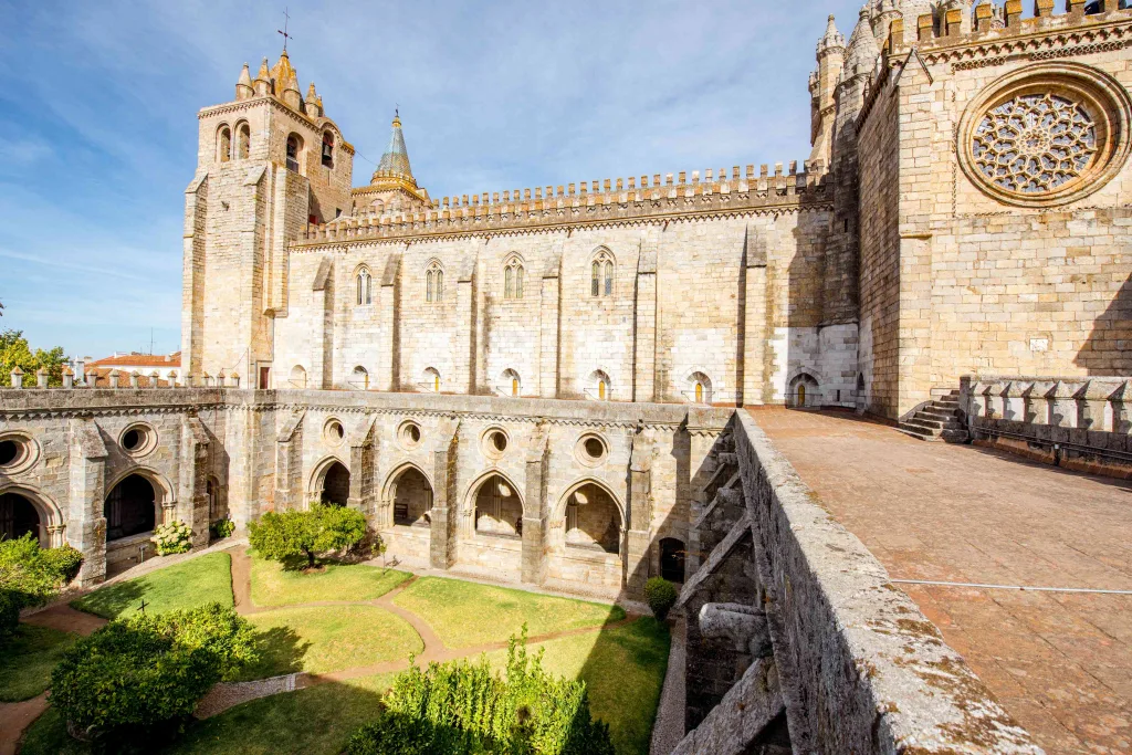Évora em Portugal: descubra a cidade histórica do Alentejo 4