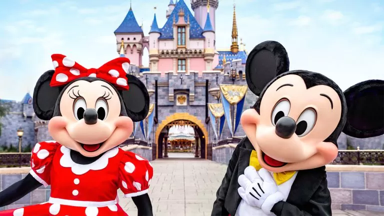 Disneyland e reabertura para não residentes